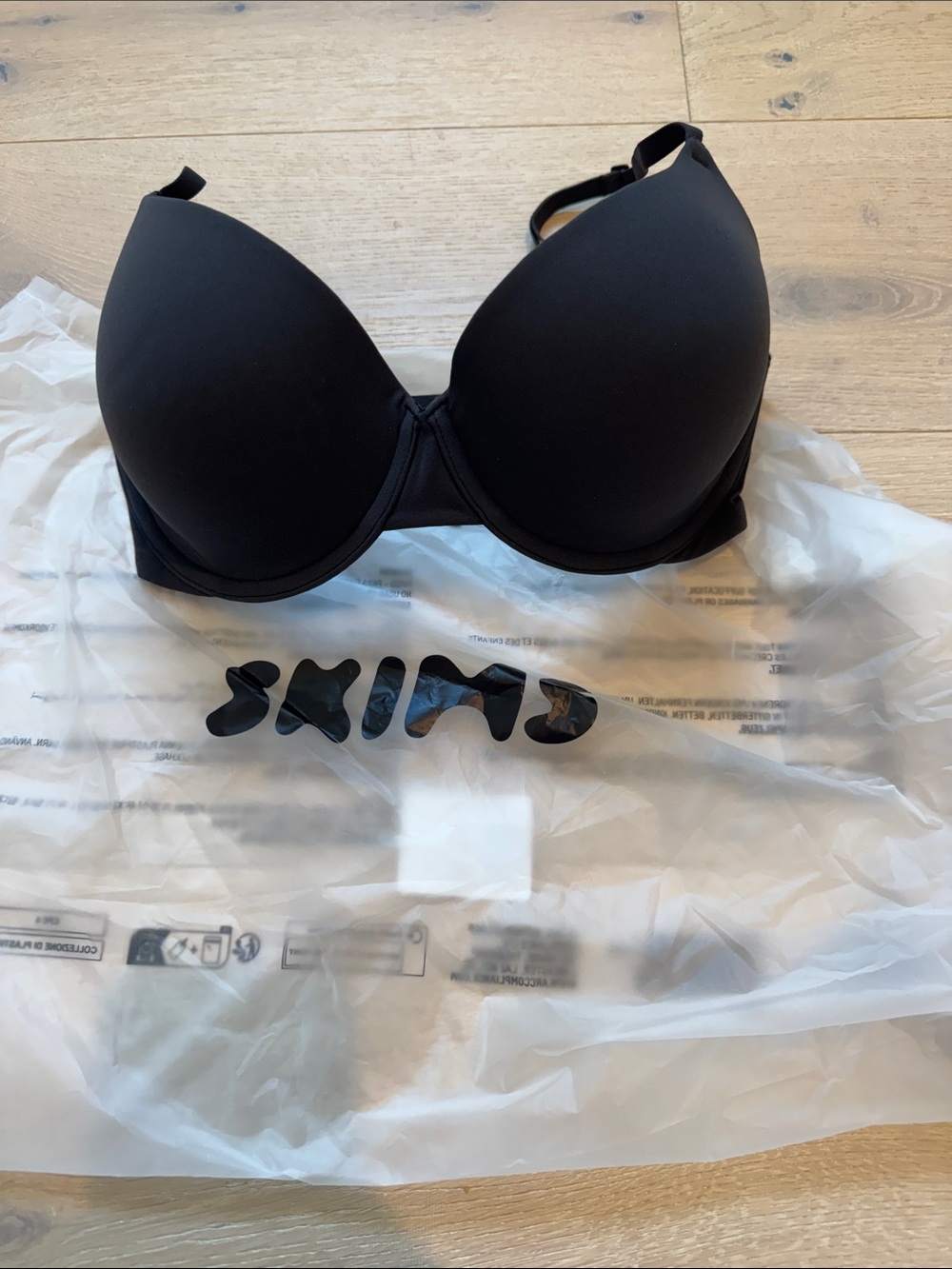 SKIMS Black Seamless Bra Top with Tag and Adjustable Straps